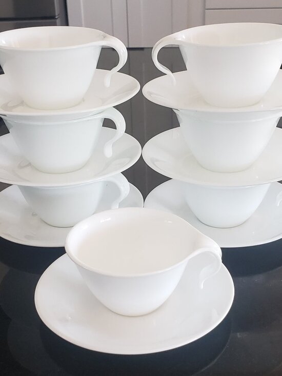 Vintage Corelle White Winter Frost stacking Coffee Cups & Saucers Set of 7 - Picture 1 of 3